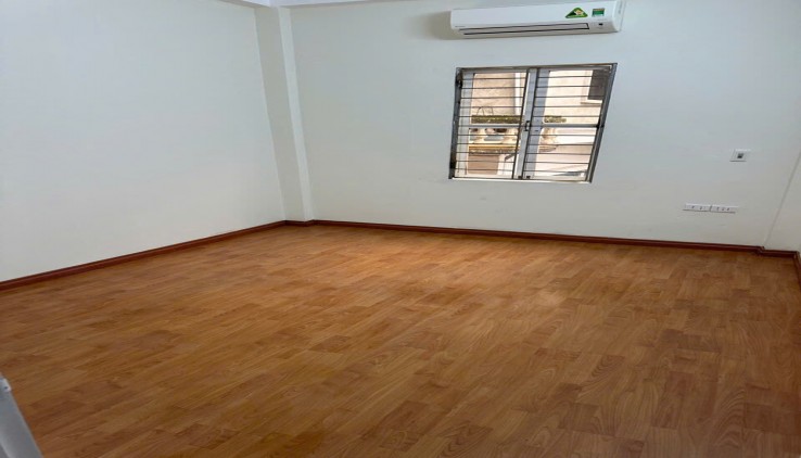 Cho thuê nhà nguyên căn ngõ ô tô kinh doanh Dương Văn Bé 5 tầng, 50m2, 5 ngủ, 17 Triệu, vào ngay